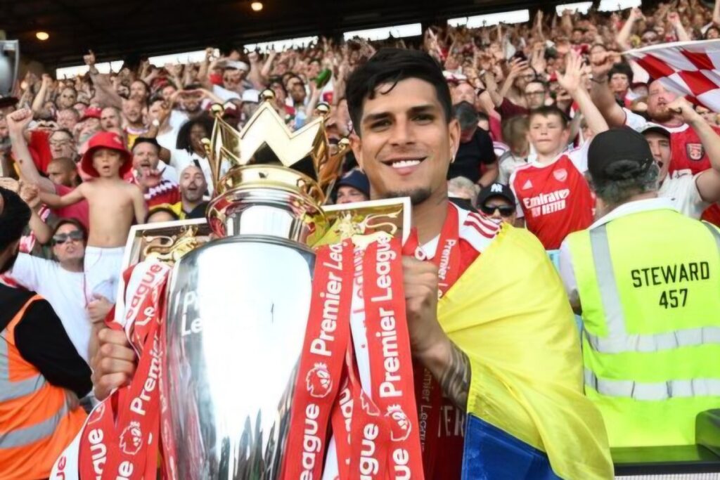 Arsenal telah resmi merekrut bek Piero Hincapie dari Bayer Leverkusen