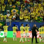 Brasil mengalahkan Skotlandia 3-0, dan Seleção memuncaki Grup C