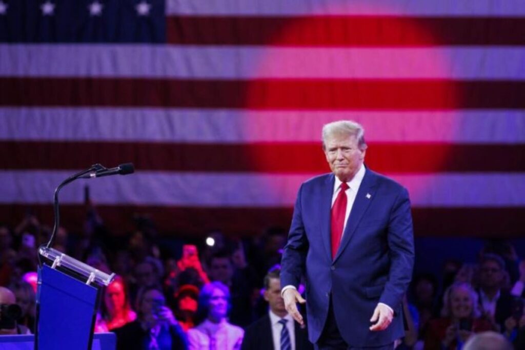 FIFA: Trump juga menyerahkan trofi juara di final Piala Dunia 2026