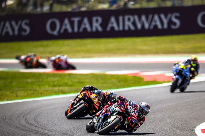 Lorenzo menawarkan saingan tim Acosta, Marc Márquez, peringatan dini tentang keajaiban alien