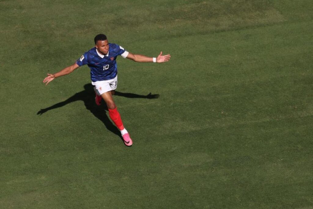 Mbappe memilih fokus pada kualifikasi Prancis ketimbang merayakan capsnya yang ke-100