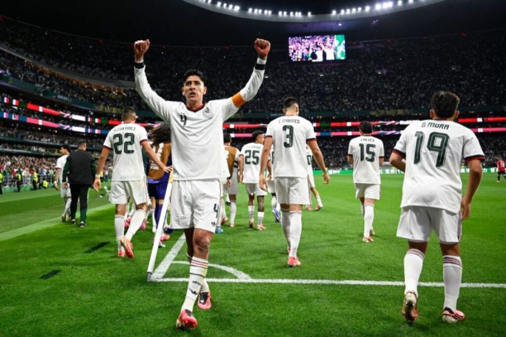 Meksiko menyapu grup pertama dengan mengalahkan Ceko 3-0