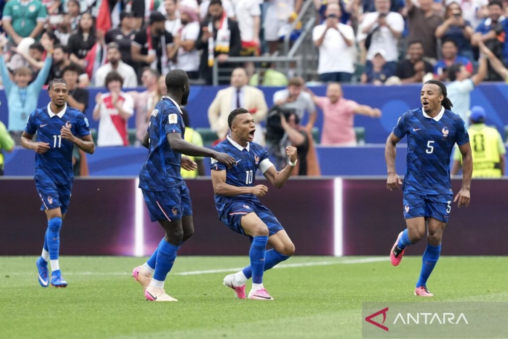 Prancis merayakan gol, dan Mbappe menjadi mimpi buruk Irak