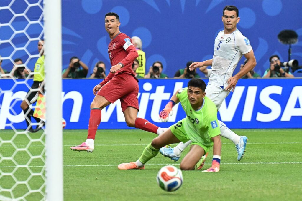 Ronaldo adalah pemain pertama yang mencetak gol permanen dalam enam Piala Dunia