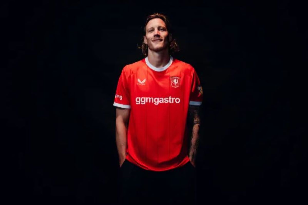 Wout Weghorst memindahkan klub dari Ajax ke Twente