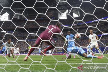Kane mencetak dua gol dalam kemenangan 2-1 Inggris atas Republik Demokratik Kongo