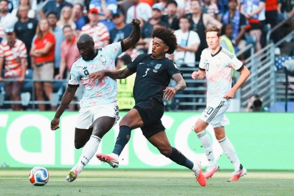 Aturan sepak bola tidak boleh tunduk pada kekuatan dominan