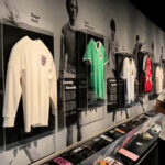 Pameran FIFA di Miami menampilkan jersey Indonesia dan Piala Jules Rimet