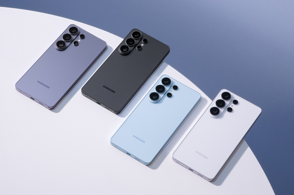 Samsung Galaxy S26 atau iPhone 17, Mana yang Lebih Baik? Berikut perbandingan spek selengkapnya