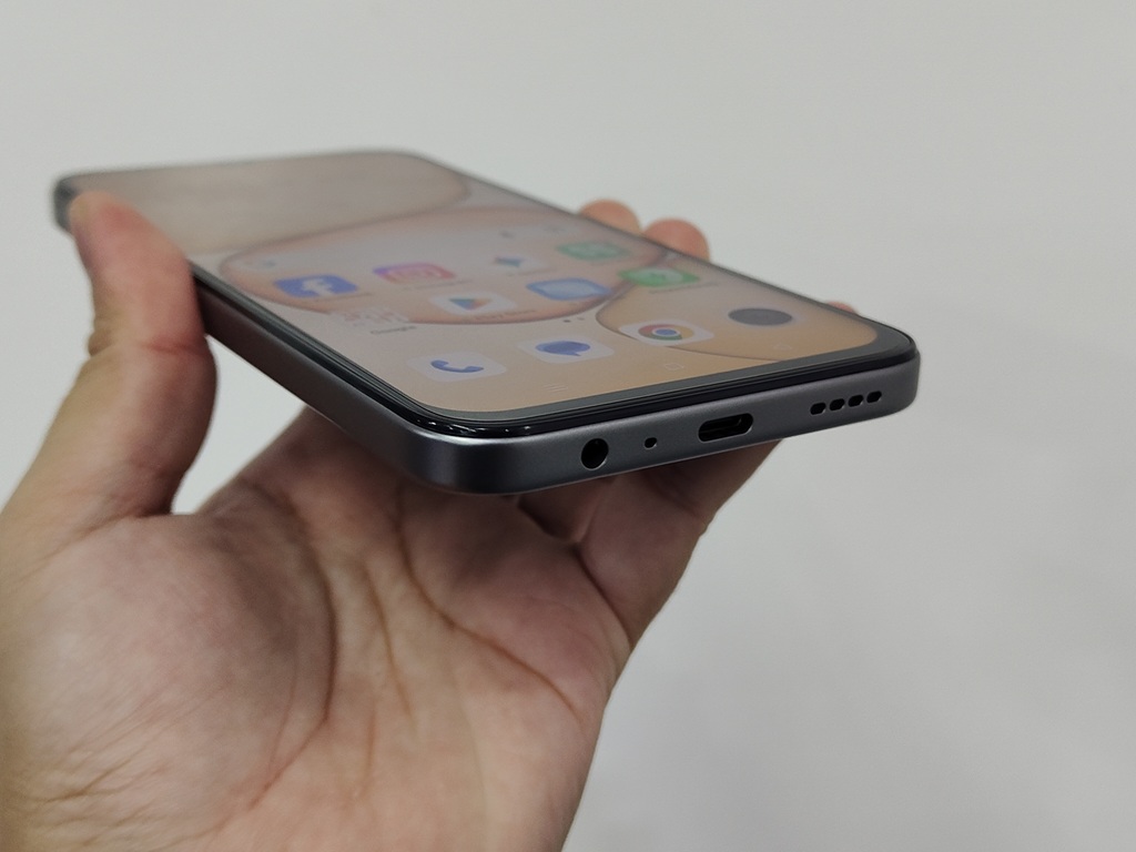 Review Realme P4 Lite, HP Baterai 7000 mAh Harga Kurang dari Rp 2 Jutaan Wajib Kamu Coba!