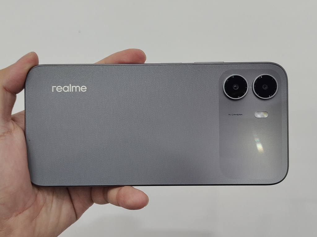 Review Realme P4 Lite, HP Baterai 7000 mAh Harga Kurang dari Rp 2 Jutaan Wajib Kamu Coba!