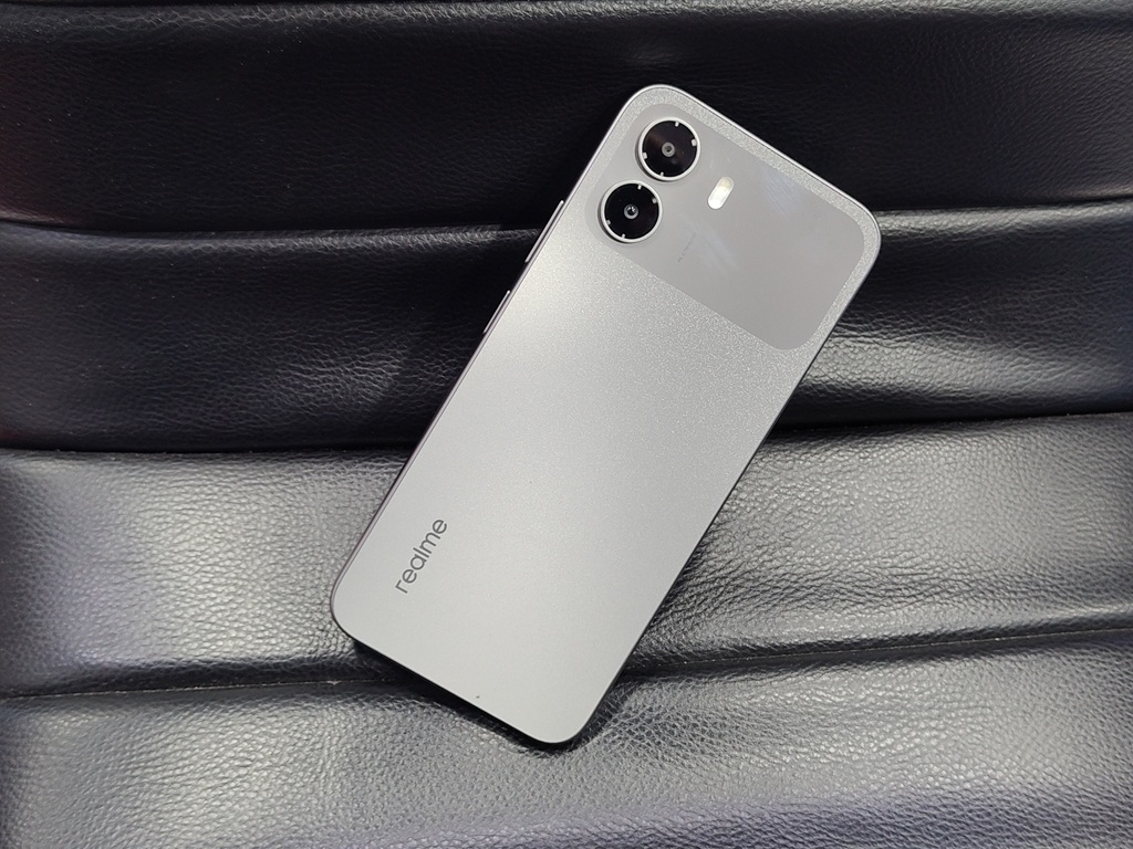 Review Realme P4 Lite, HP Baterai 7000 mAh Harga Kurang dari Rp 2 Jutaan Wajib Kamu Coba!