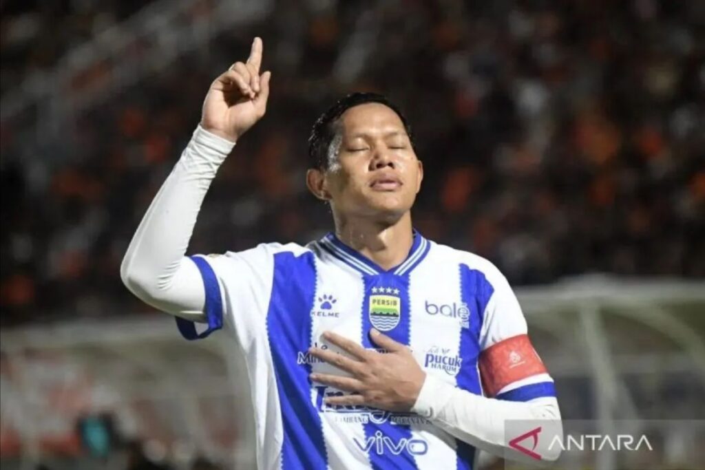 Adam Alles berharap musim 2026/2027 menjadi musim yang hebat bagi Persib