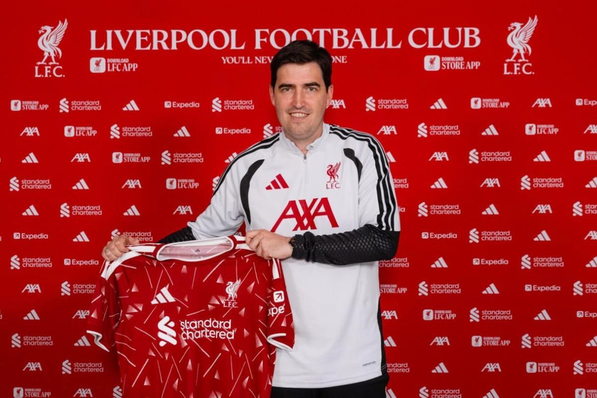 Andoni Iraola ingin Liverpool menjadi tim yang bisa dibanggakan oleh fans