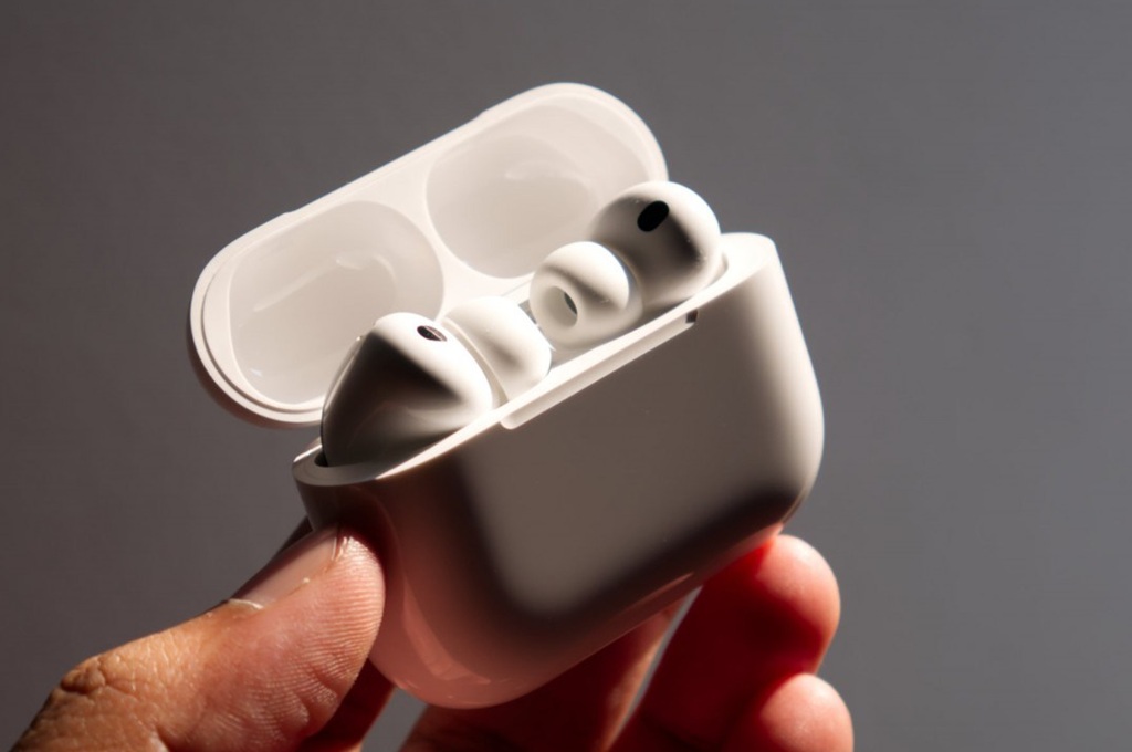 Apple dikabarkan telah berhenti mengembangkan AirPods Ultra