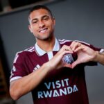 Aston Villa resmi mengumumkan kedatangan Joao Gomez