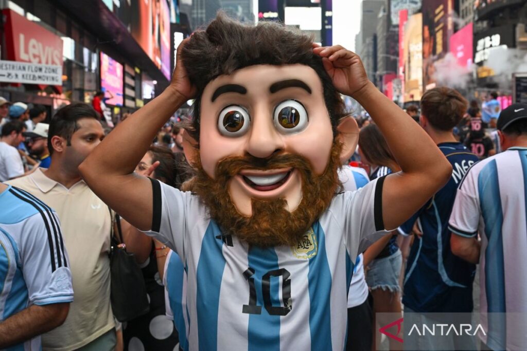 Badai tersebut mengganggu persiapan Spanyol dan Argentina menjelang final Piala Dunia