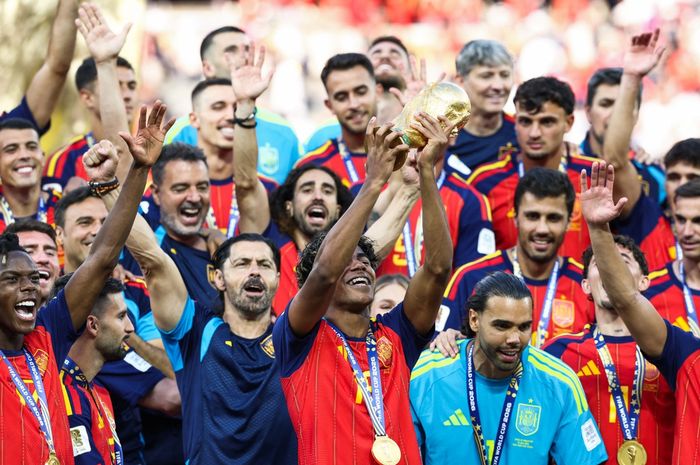 Daftar Juara Piala Dunia - Spanyol memenangkan piala dua kali, dan Argentina kembali dikutuk