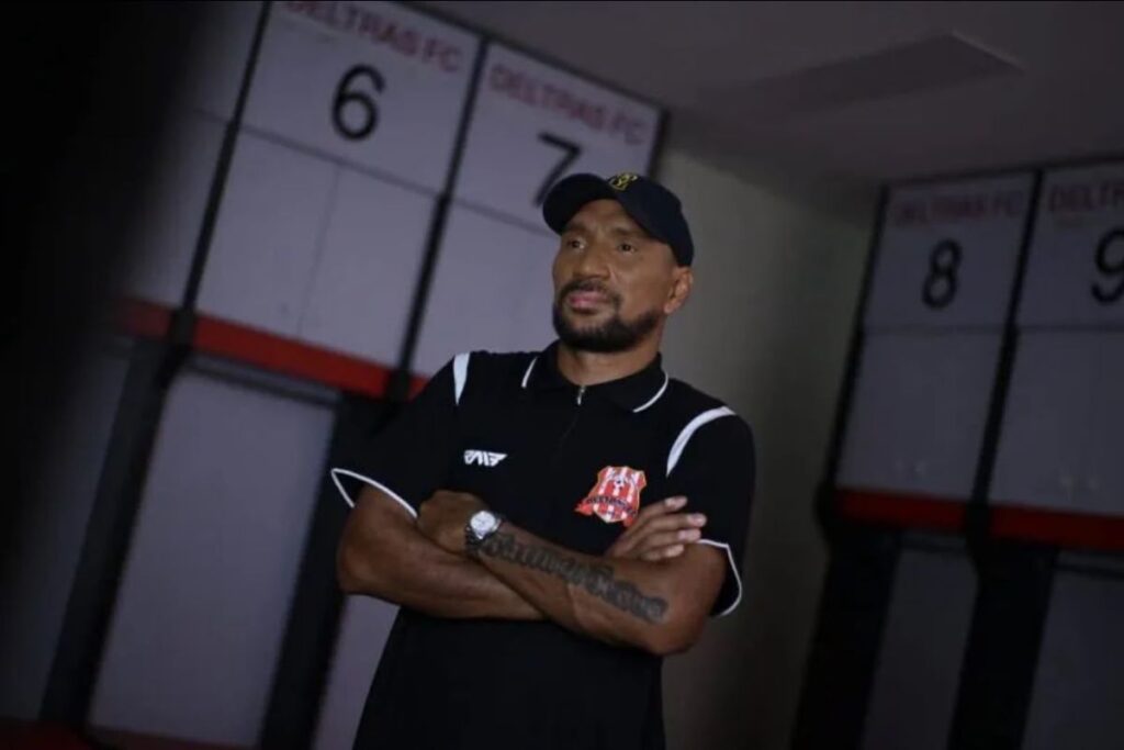 Deltras FC mempercayakan kursi kepelatihan kepada Leonard Tobamahoe