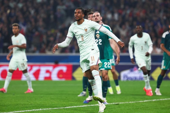 FIFA menolak permintaan Prancis, dan mengancam bintang Bayern Munich itu akan absen di semifinal