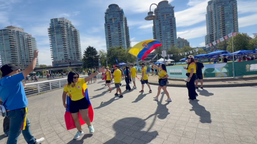 Fans merayakan final Piala Dunia di Vancouver