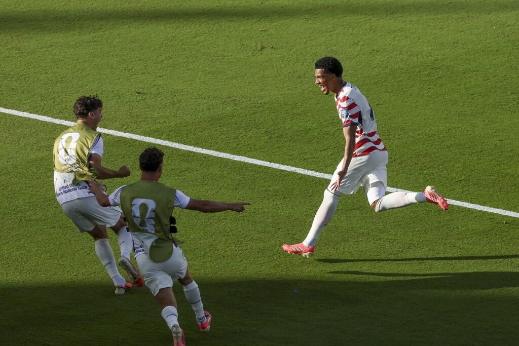 Gol Balogun dan Tillman mengantarkan Amerika Serikat ke babak 16 besar