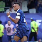 Gol Kylian Mbappe dari tendangan penalti membantu tim Prancis mengalahkan Paraguay 1-0