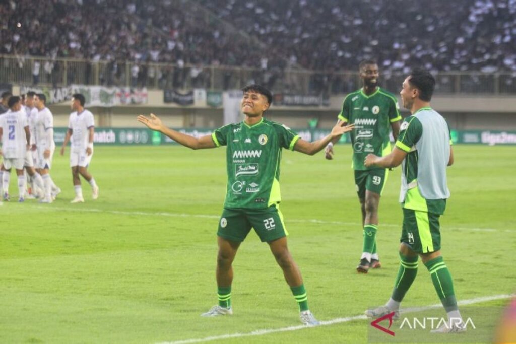 Hoestra menyebut tim PSS Solomon belum tuntas pada latihan pertama