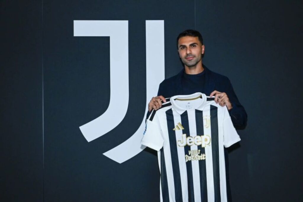 Juventus resmi mendatangkan bek serba bisa asal Türkiye, Zeki Celik