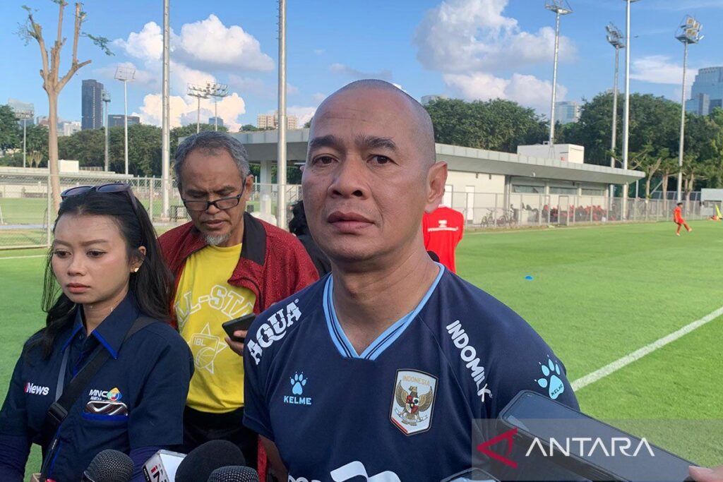 Kurniawan Dwi Yulianto sebagai pelatih Indonesia All Stars vs Aston Villa