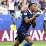 Mbappe sedih karena tidak bisa memberikan kemenangan perpisahan kepada Deschamps