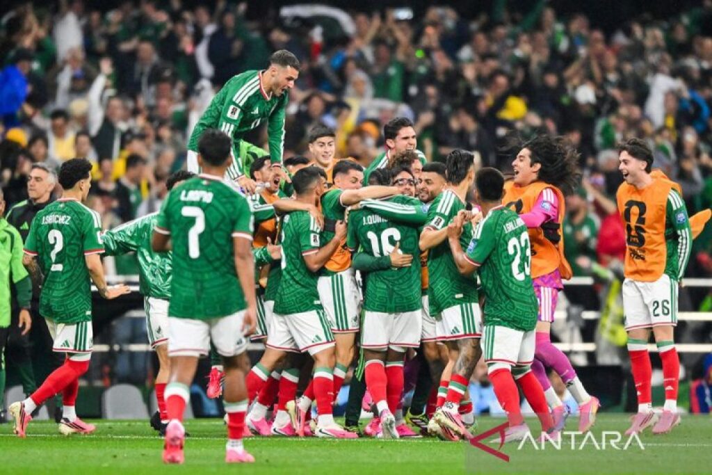 Meksiko lolos ke babak 16 besar setelah mengalahkan Ekuador 2-0