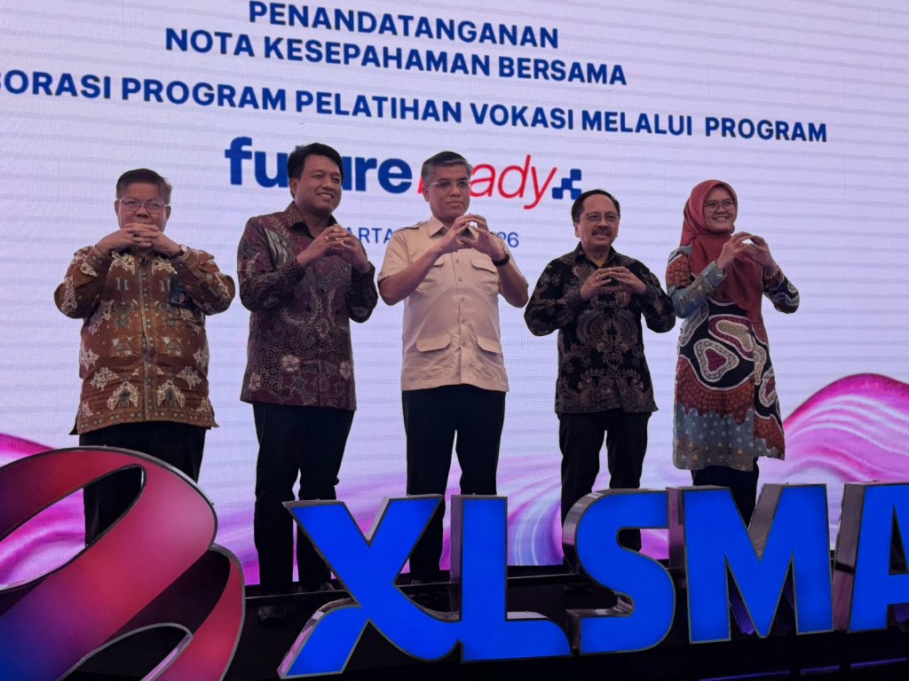 Meluncurkan program XLSmart Future Ready yang bertujuan menjangkau 1 juta talenta digital