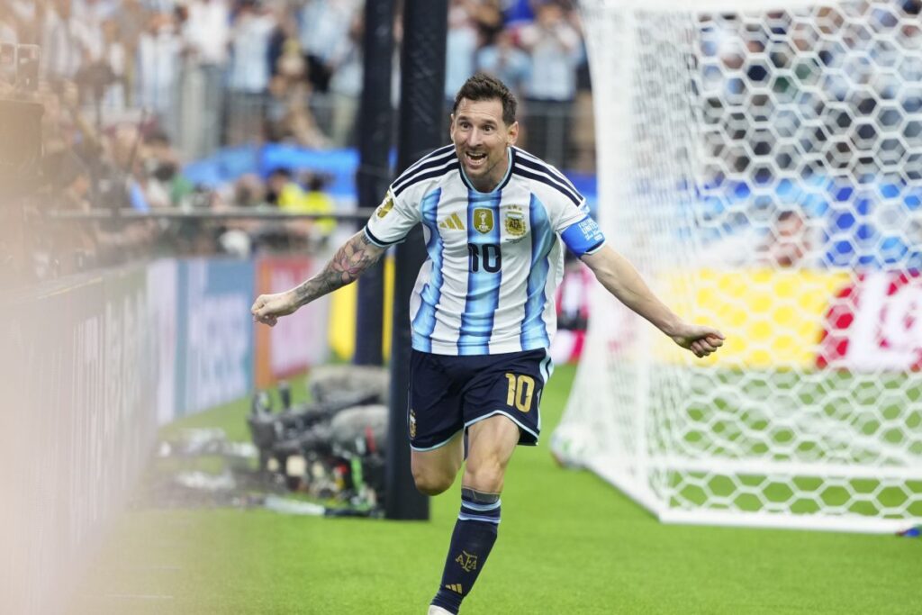 Messi mengenang foto "menakjubkan" bersama bayi Yamal