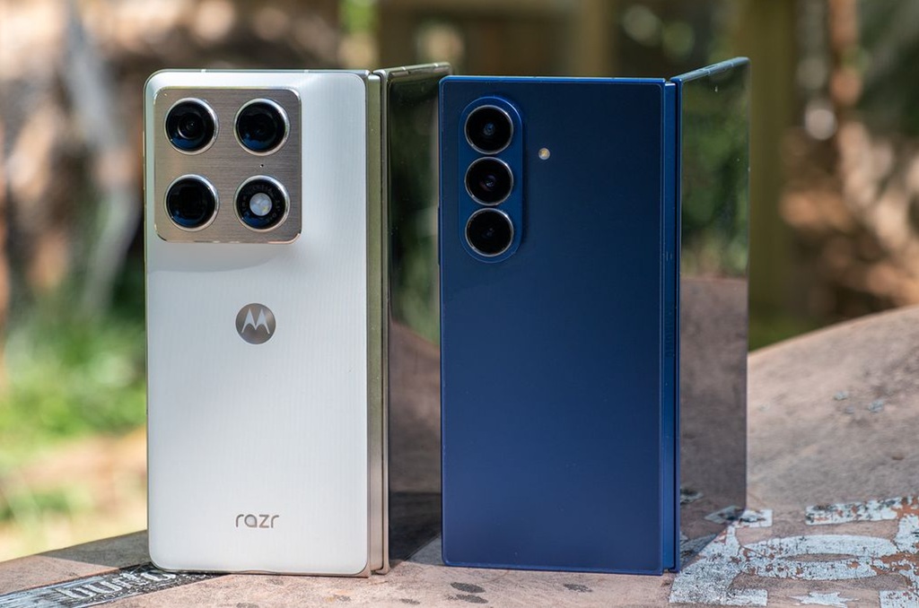 Motorola Razr Fold atau Samsung Galaxy Z Fold7, Mana yang Lebih Baik?