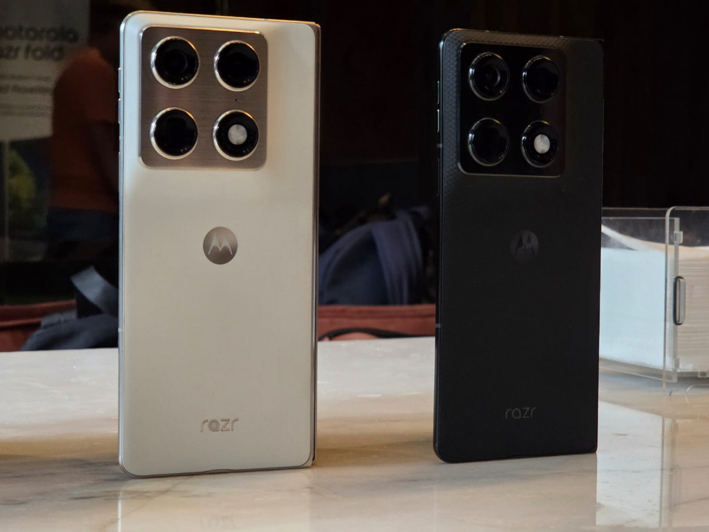 Motorola Razr Fold telah resmi diluncurkan di Indonesia, dan HP Premium Folding semakin ramai dikunjungi