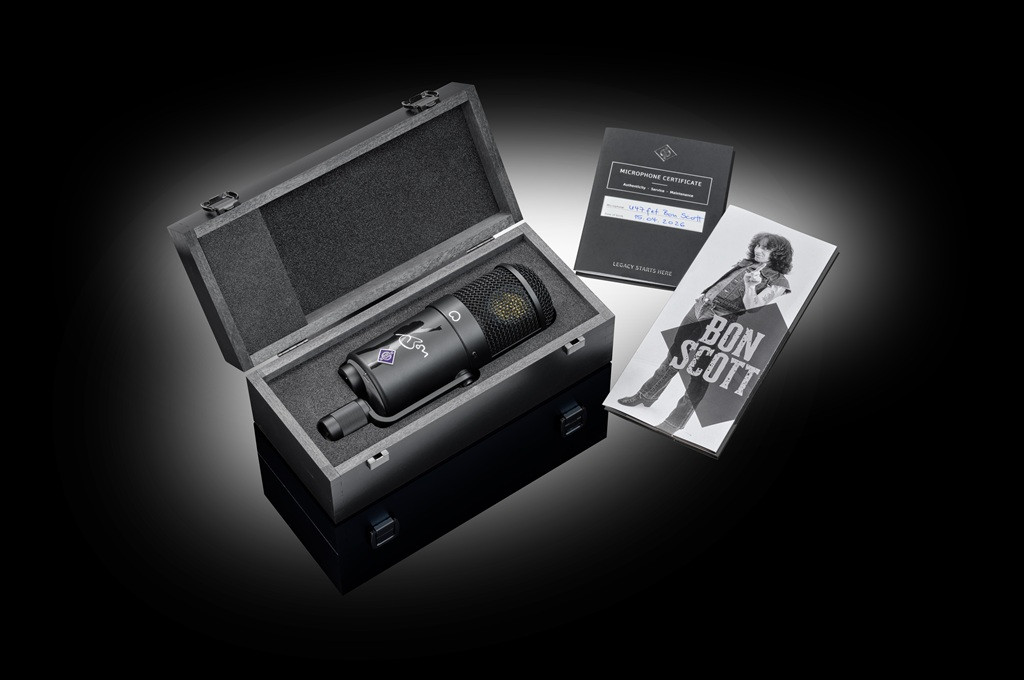 Neumann U 47 fet Bon Scott Edition, edisi terbatas untuk mengenang legenda AC/DC