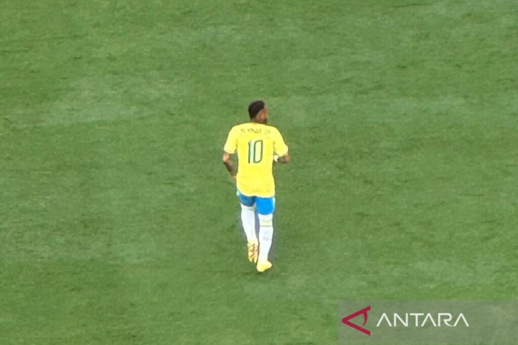 Neymar resmi pensiun dari bermain bersama timnas Brasil