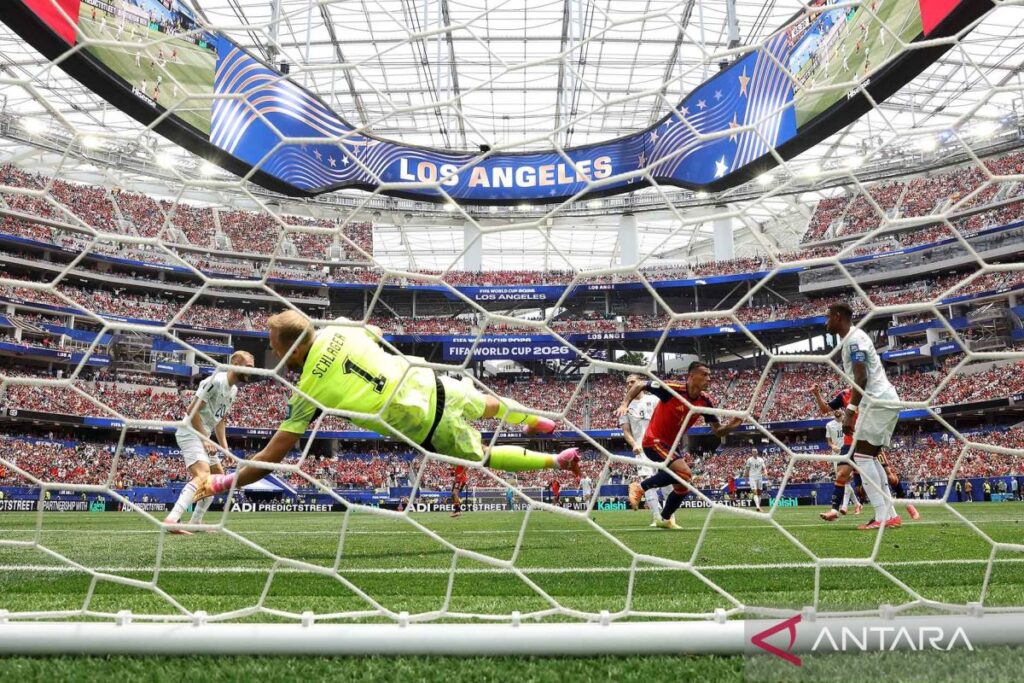 Pedro Porro menyebut gol pertamanya bersama Spanyol sangat spesial