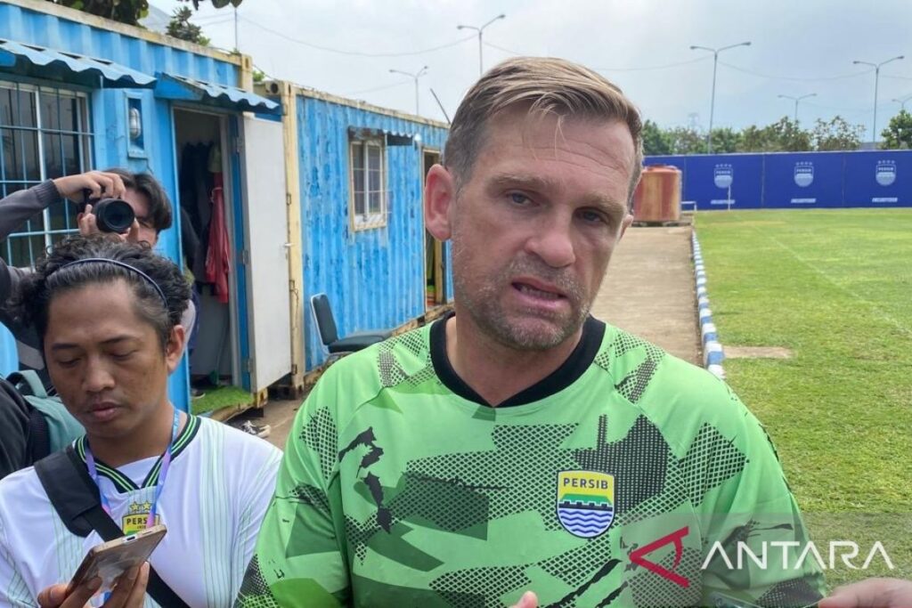 Pelatih Persib mengatakan Piala Presiden penting untuk aklimatisasi pemain baru