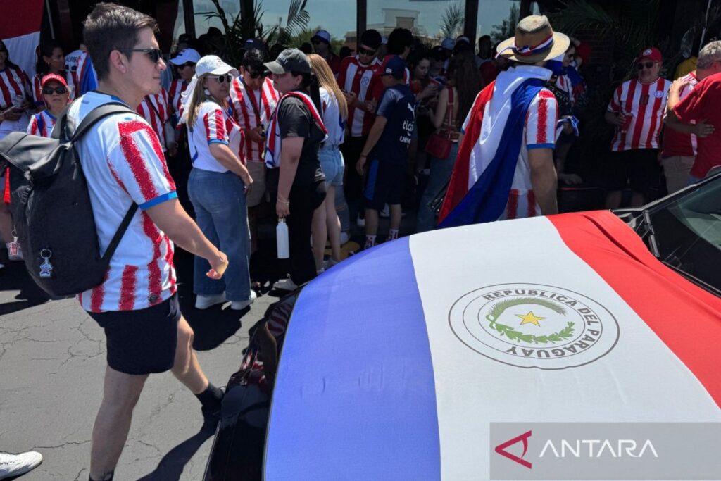 Penggemar Paraguay berkumpul lima jam sebelum pertandingan melawan Prancis
