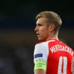Per Mertesacker dikabarkan menjadi direktur olahraga Jerman