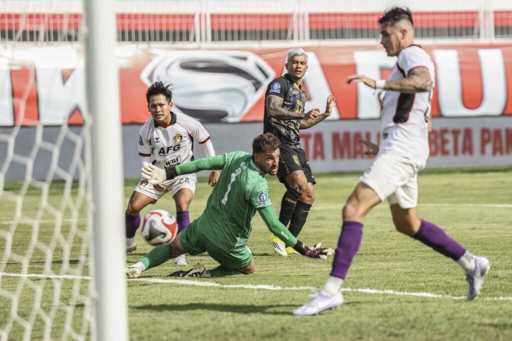 Percek Kediri melepas kiper Leonardo Navaccio setelah dua musim