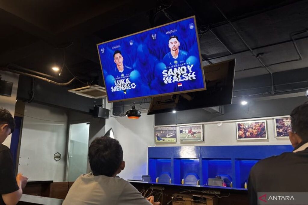 Persib mendatangkan bek timnas Sandy Walsh dengan kontrak berdurasi tiga tahun