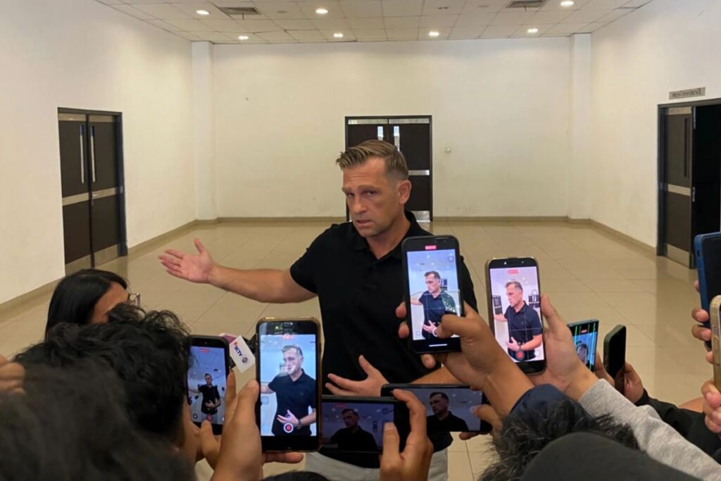 Persib menunda sesi latihan pertama untuk memberikan waktu adaptasi kepada pemain barunya