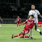 Persita Tangerang memperkuat lini tengahnya dengan kedatangan Sutanto Tan