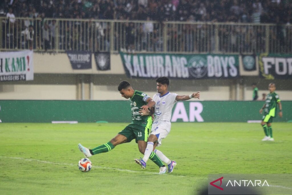 Peter Hoistra menegaskan PSS Sleman masih mencari pemain baru