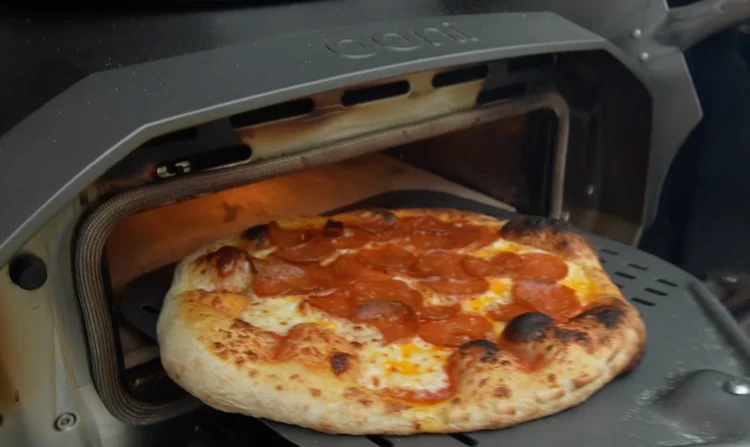 Pizza Pod NYC: How a Chef Traded Wall Street Burnout for a Pizzeria Built Inside a Smart Car
