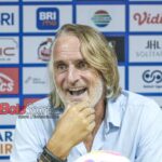 Resmi - Dewa United memecat Jan Olde Riekerink, membuka jalan bagi Luis Milla?