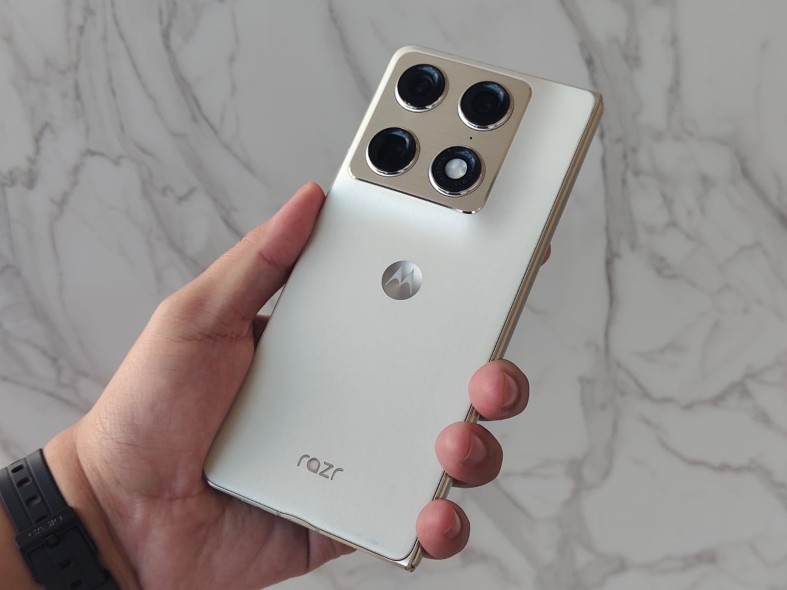 Review Kamera Motorola Razr Fold: Ponsel lipat yang akhirnya tak lagi mengorbankan kamera